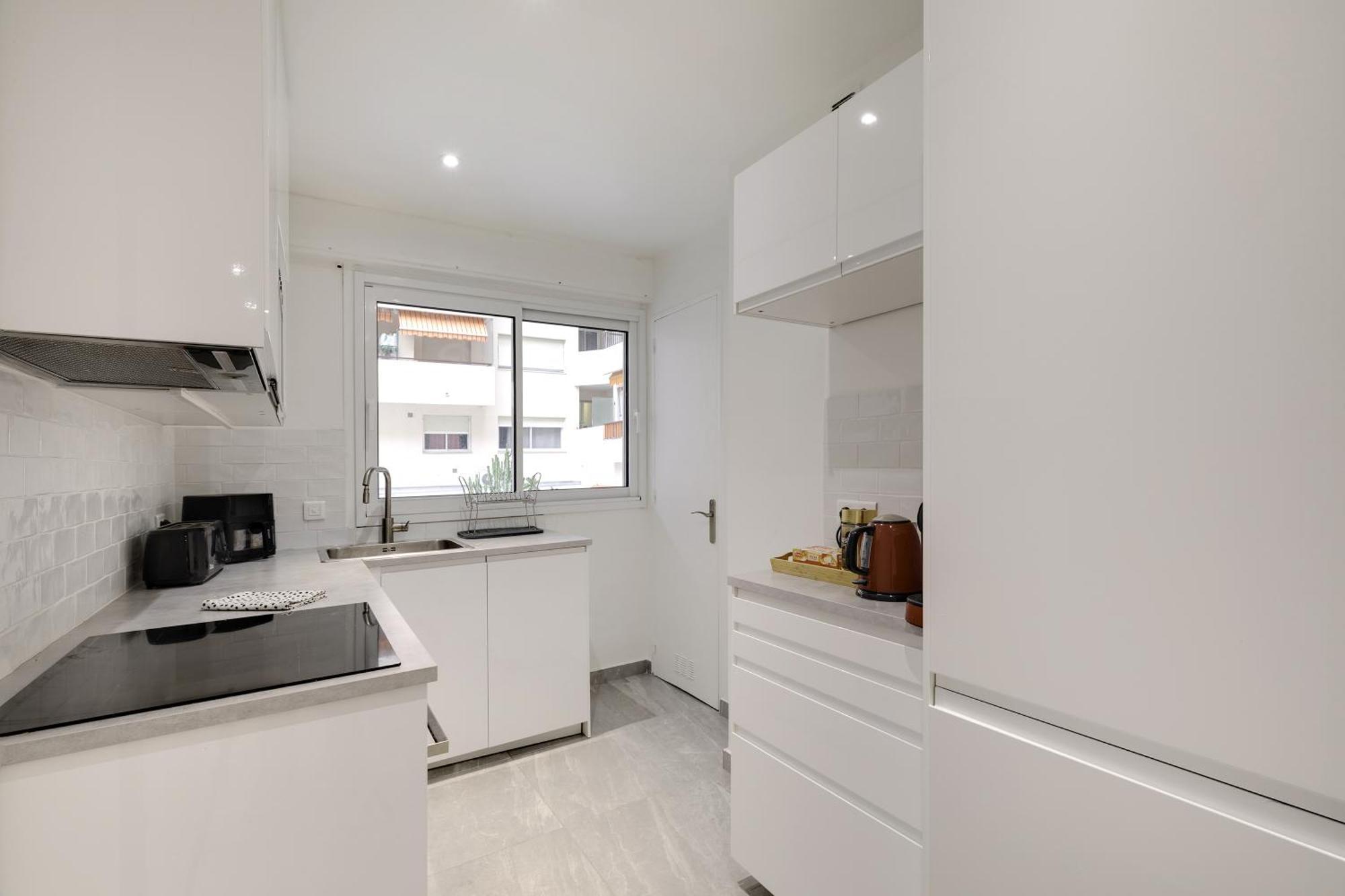 Newly Renovated Charming Downtown Apartment Antibes Exterior foto