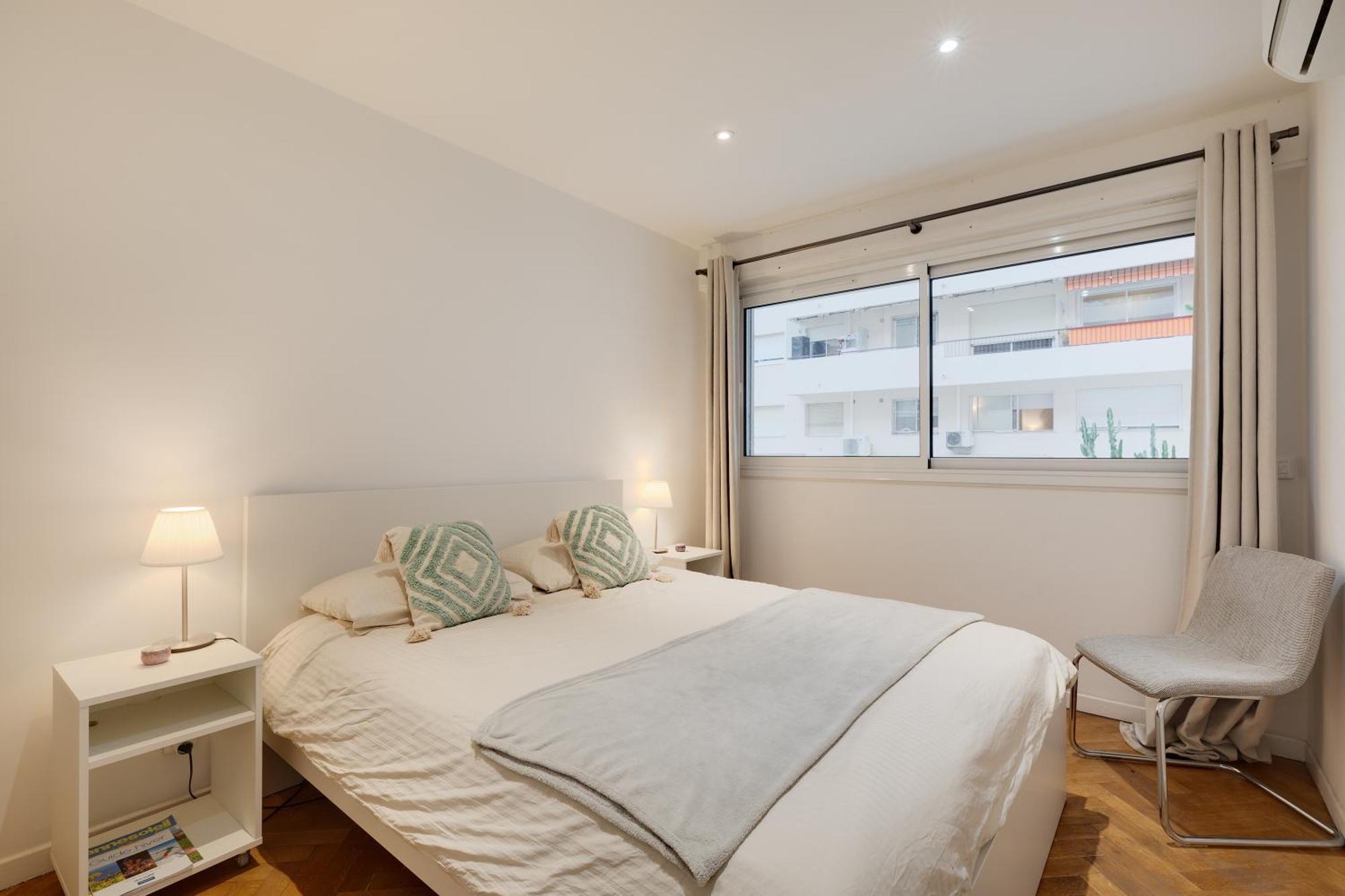 Newly Renovated Charming Downtown Apartment Antibes Exterior foto